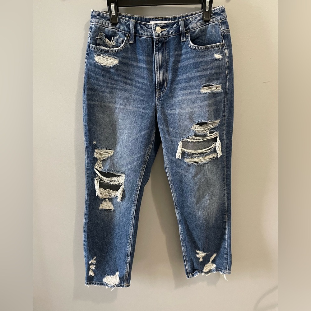 Flying Monkey distressed jeans size 28 boxQ